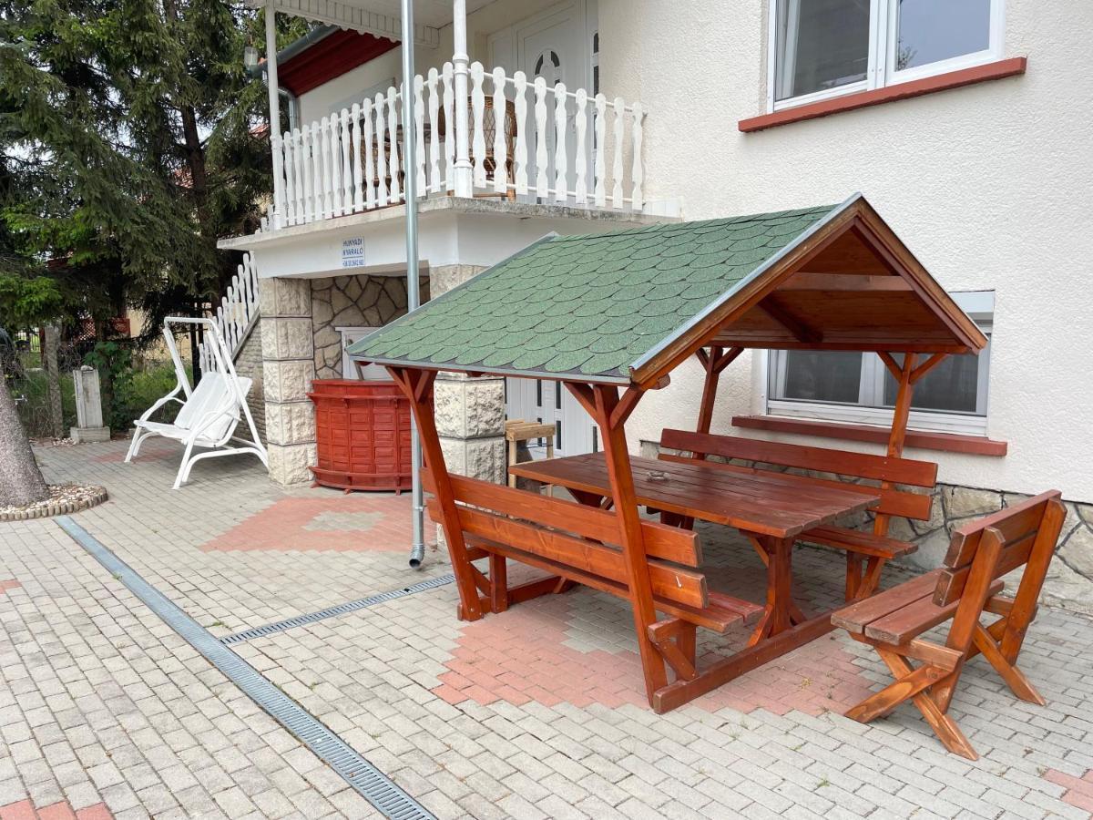 Hunyadi Nyaraló Balatonkeresztúr Exterior foto